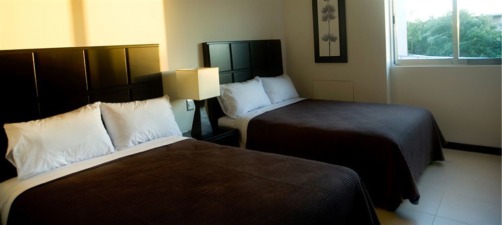 Condoplaza San Pedro Плая дел Кармен Екстериор снимка