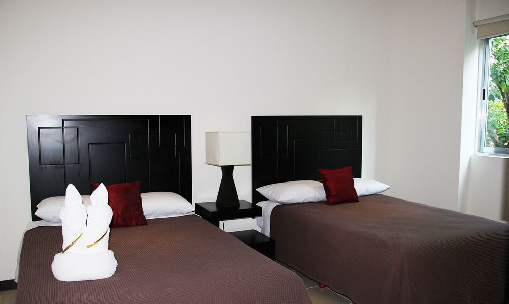 Condoplaza San Pedro Плая дел Кармен Екстериор снимка